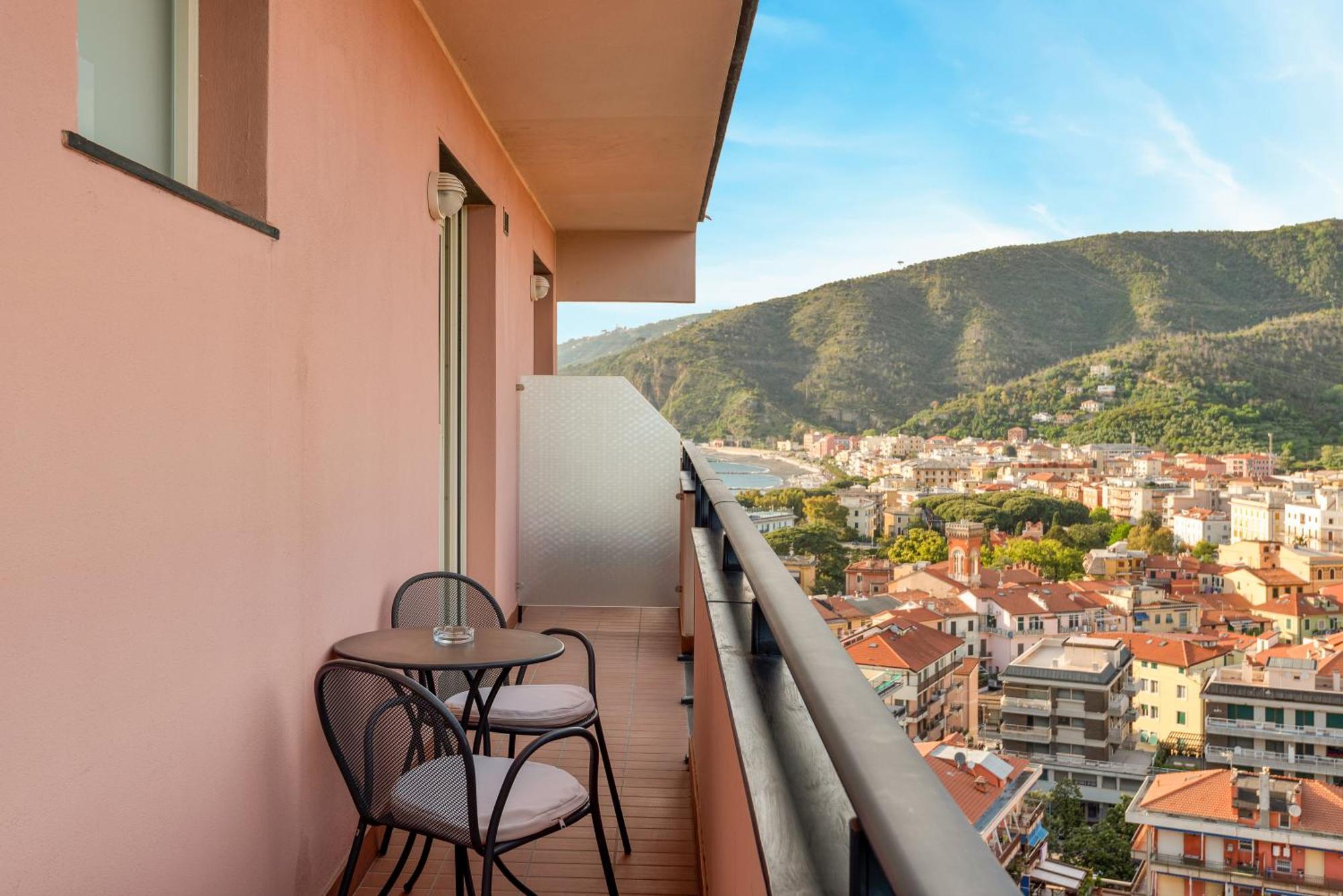 Hotel Vis A Vis Sestri Levante Ngoại thất bức ảnh