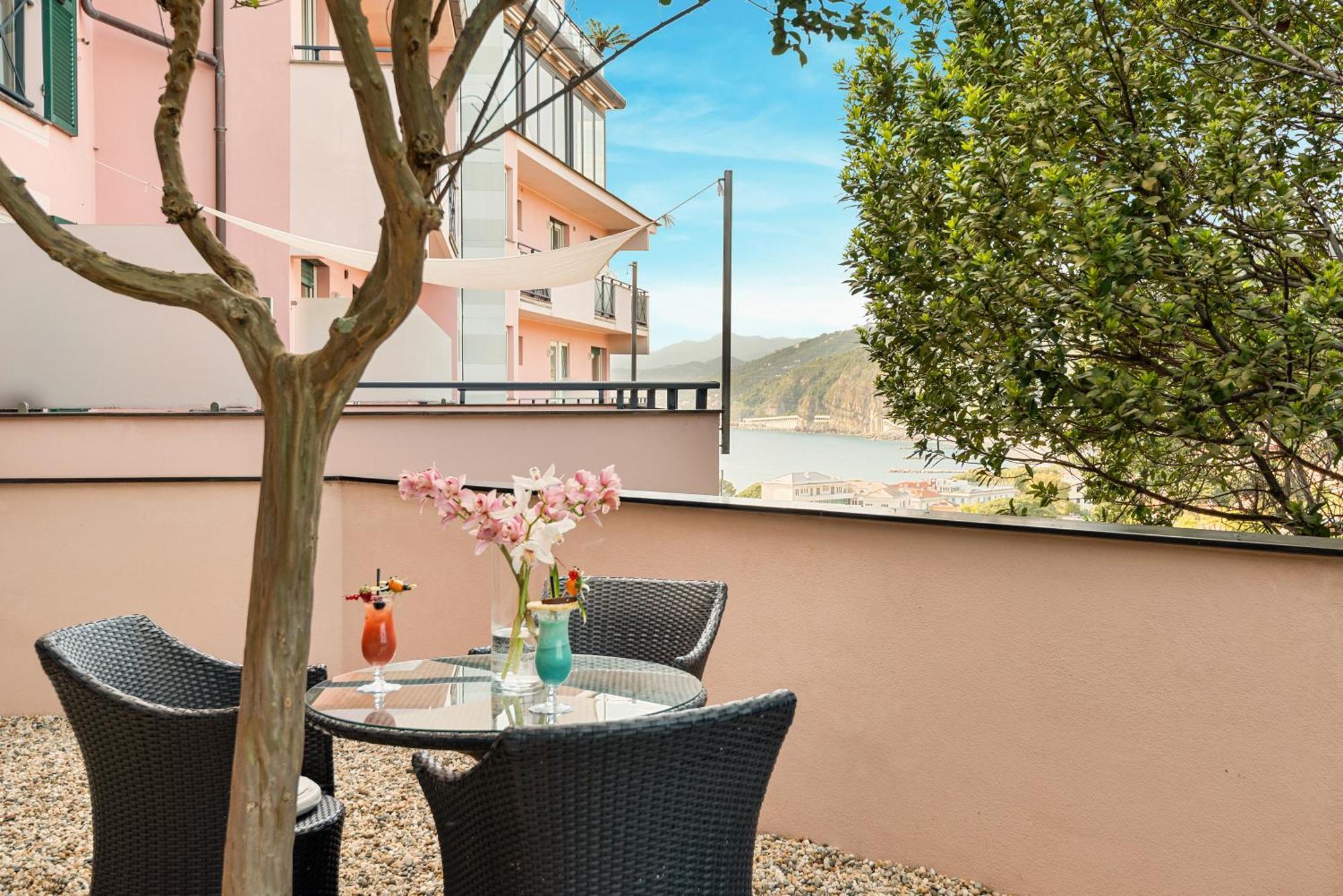 Hotel Vis A Vis Sestri Levante Ngoại thất bức ảnh